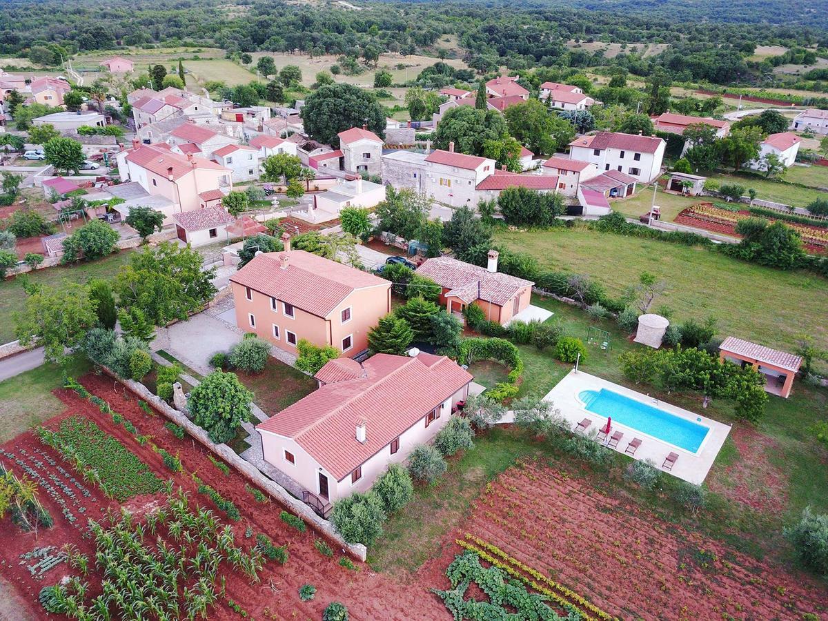 Villa Dorina Barban Exterior foto